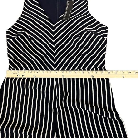 NWT Banana Republic Wide Leg Romper v-neck Sleeveless Navy White Stripe Size 4 - Picture 4 of 16